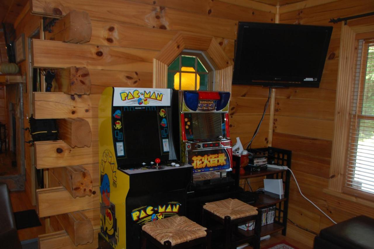 His Promises Cabin Pigeon Forge Εξωτερικό φωτογραφία