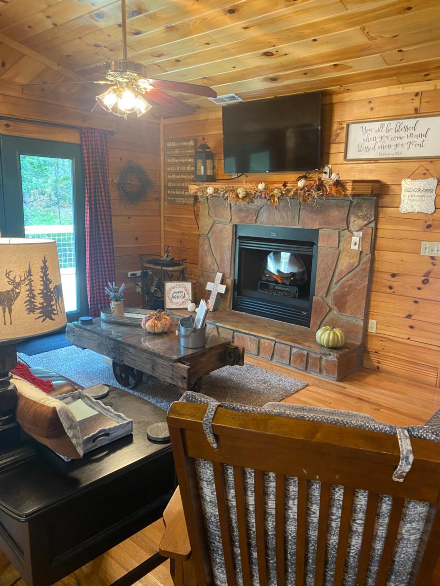 His Promises Cabin Pigeon Forge Εξωτερικό φωτογραφία